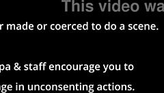 アリア・ニコールのつま先塗り裏側！Beat2Feet.comで足フェチ満載