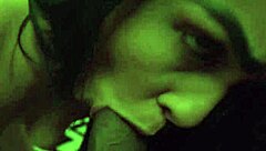 Novinha submissa tocando engolindo cacete querendo leitinho