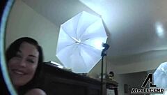 ソヴリン・サイアがバイセクシャルの3Pでディープスロートフェラを披露、ブロネットとレッドヘッドと