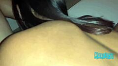 Vrouw geniet passioneel van grote lul van minnaar