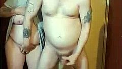 Vriendin Kelly vernedert me naakt op cam terwijl geblinddoekt, leidt tot grote zaadlozing