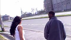 Memeli Euro hatun Laura Lion yabancının dev siyah sikini emince heyecanlandım