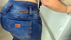 Clases de sexo en la cocina con una milf latina ardiente