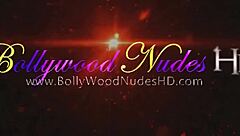 쉐바 욕조 여왕 티징 스트립티즈 알몸 브루넷 댄스! 😍