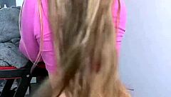 Bu Klipte Kalın Götlü Beyaz Hatun Twerk Yapıp Büyük Götünü Sergiliyor