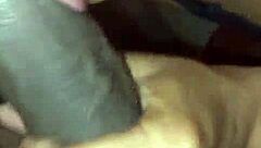 Remaja 18+ Latina berkahwin bongkok untuk kote besar kekasih hitam dalam doggystyle rumah sehingga pancut muka.