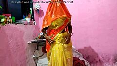 Aku tak percaya macam mana aku jadikan bhabi desi ni pelacur kecil 18+ aku, kongkek dia kuat dalam threesome liar dengan tetek besar melantun ke sana sini