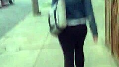 この小柄な女の子はどうしてこんなデカ尻なの？