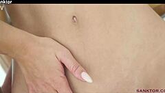 Merida Sat Jadilica uitgekleed erotische lesbische dans leidend wederzijdse masturbatie