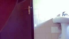 Wet bathtub masturbation with pussy creaming