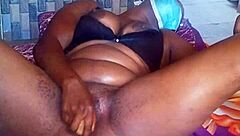 Queensandypussy Fingers and Fucks Her Wet Pussy with a Dildo Until She Squirts