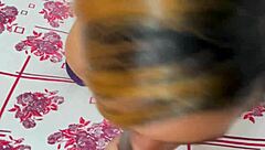 いたずら妻がジムにアナルプラグを入れて行く