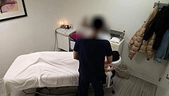 Utangaç Japon Kız Mükemmel Vücuduyla Özel Masajıma Döner ve Islak Amcığı Sertçe Sikilir