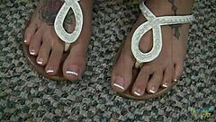 Raven Bay Gives Intense Handjob