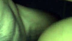 Большая жопа дико подпрыгивает на коленях у молодого парня 18+ на улице