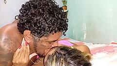 casada com o corno dando o cuzinho e gosando gostoso no quarto 😈