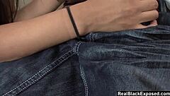 갈색 머리 틴 18+ 재슬린이 직장을 지키기 위해 흑인 보스와 도기스타일 섹스하고 정액 삼켜