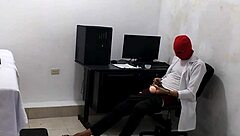 Dokter mesum kocok kontol langsung abis periksa pasien cantik?