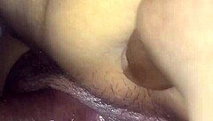 Redbone siente cada centímetro cabalgando polla negra grande en cowgirl apasionada