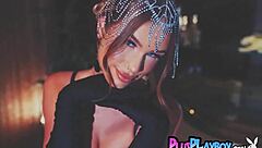 Tô louco de tesão vendo a bunda gigante da Sky Bri, teen 18+, mostrando tudo e posando de lingerie sexy