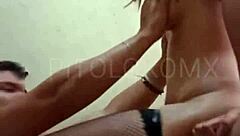 ペティートな18+ラティーナ義妹のジューシーケツにオイル塗ってカウガール騎乗したよ