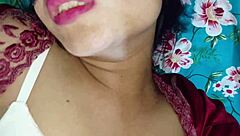 Почему эта похотливая мачеха жаждет грубого траха и лизания мокрой пизды на своей большой жопе? Получает догги!