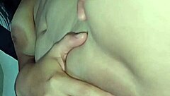 긴 머리 브루넷 라틴아 클로즈업 자위 욕망 탐구