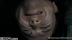 Chokerende playgirl bundet stramt i bondage til hård missionær fissefucking og oral underkastelse