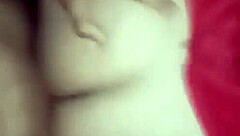 ey disfrutando esa pelirroja caliente con su culazo en amateur