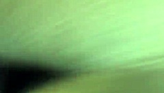 그 크림이 단단한 자지에 흘러내리게 왜 놔둬?