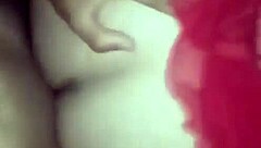 ey disfrutando esa pelirroja caliente con su culazo en amateur