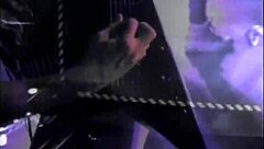 Eh, tengok Megadeth main Holy Wars live.