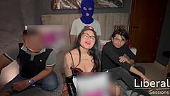 Enfermera sexy cura a 3 pacientes sacándoles la leche con blowjobs and quickie fucking 😏🍑💦