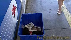 街头搭讪热辣女同在色情工作室狂干