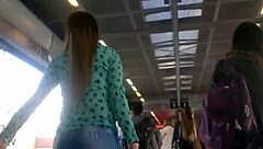 amateur upskirt views of big asses moving outdoors in skirts