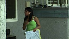 Muero porque me rellenen el coño latina con esa polla blanca al estilo Emy Reyes, terminando en corrida facial caliente