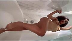 Принцесса Яя голая в душе и спальне 😏