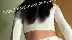 와, 브라질 여자 거대한 엉덩이로 펑크 춤 추는 거 보니까 흥분돼, 근데 일본 느낌인가?