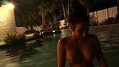 Puta stripper tatuada del ghetto apaleada duro con corrida en boca y facial - entrevista detrás de escenas