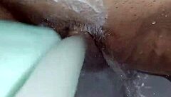 Hey Gretala o sabunu tıraşlı amına sürüyor temmuz 03 2025'te 🧼