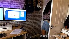 Aku naik kau gaya cowgirl di sofa, Valentina Bianco, dengan toket kecil 18+ goyang masa kongkek homemade ni