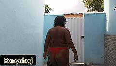 A gordinha carioca enjoyed some backyard action. She took that cock in her big Brazilian ass for sexy anal fun.