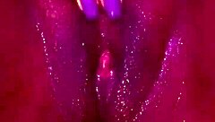 エボニーの美女が激しいソロの快楽を匂わせて絶頂へ