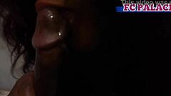 BBW MILF met dikke kont geneukt door vriend van stiefzoon in doggystyle creampie. Ze rijdt hard op zijn monster lul