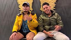 캐주얼 채팅이 동네 큰자지 남자와 야생 섹스 세션으로