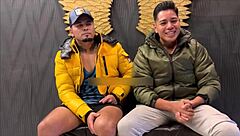 캐주얼 채팅이 동네 큰자지 남자와 야생 섹스 세션으로