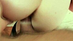 bleke masseuse met grote tieten neukt haar klant hard 😈