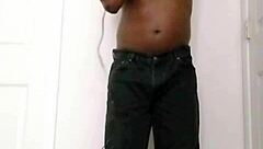 I love finding that extra time to shave and masturbate privately, feel free to join in too!