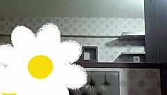 Selingkuh sama ibu sambung di kamar koss