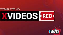 comendo o cuzinho da morena com o plug anal que dei de presente